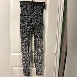 Lululemon Under Pant Legging Hi-Rise Ice Breaker White Black